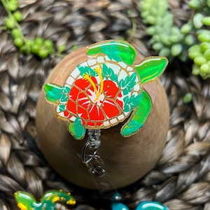 Sea Turtle | Hawaii | Glittter base  | 2” Interchangeable Badge Reel