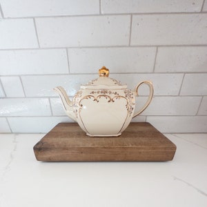 Beautiful Vintage Sadler Cube Teapot Ivory/Gold, 2996