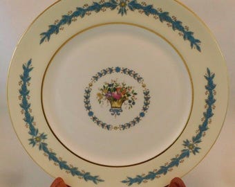Prato de salada Aynsley Cambridge 7818, em porcelana fina, com estampa floral em tons de azul e dourado, 21 cm (8 1/4").