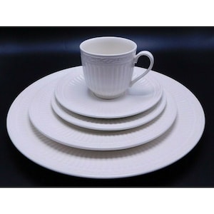 Mikasa china ITALIAN Countryside pattern 5-piece Place Setting