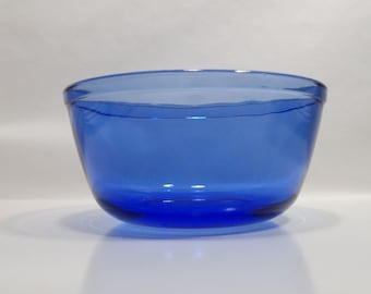 Anchor Hocking, Cobalt Blue Glass, 8.5-inch, 2.5 Quart Mixing Bowl