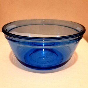 Anchor Hocking, Cobalt Blue Glass, 8.5-inch, 2.5 Quart Mixing Bowl