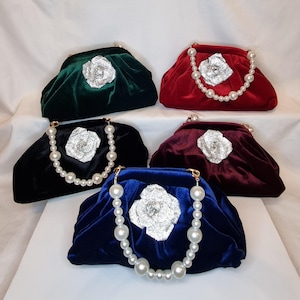 Samt Plüsch Vintage-Stil Kristall Diamant Floral Rose Perle verziert Abendunterarmtasche - Burgund, Dunkelgrün, Marineblau, Schwarz, Rot