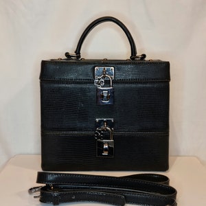 Schwarz Kunstleder Gunmetall grau Vorhängeschloss verschönert große Top Griff Box Tote Handtasche