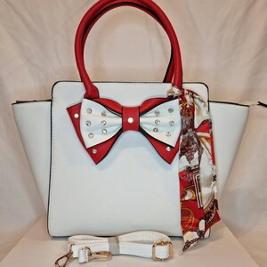Weiß Rot Kristall Diamant Bogen Seidensatin Schal verziert Kunstleder Große Top Griff Tote Handtasche