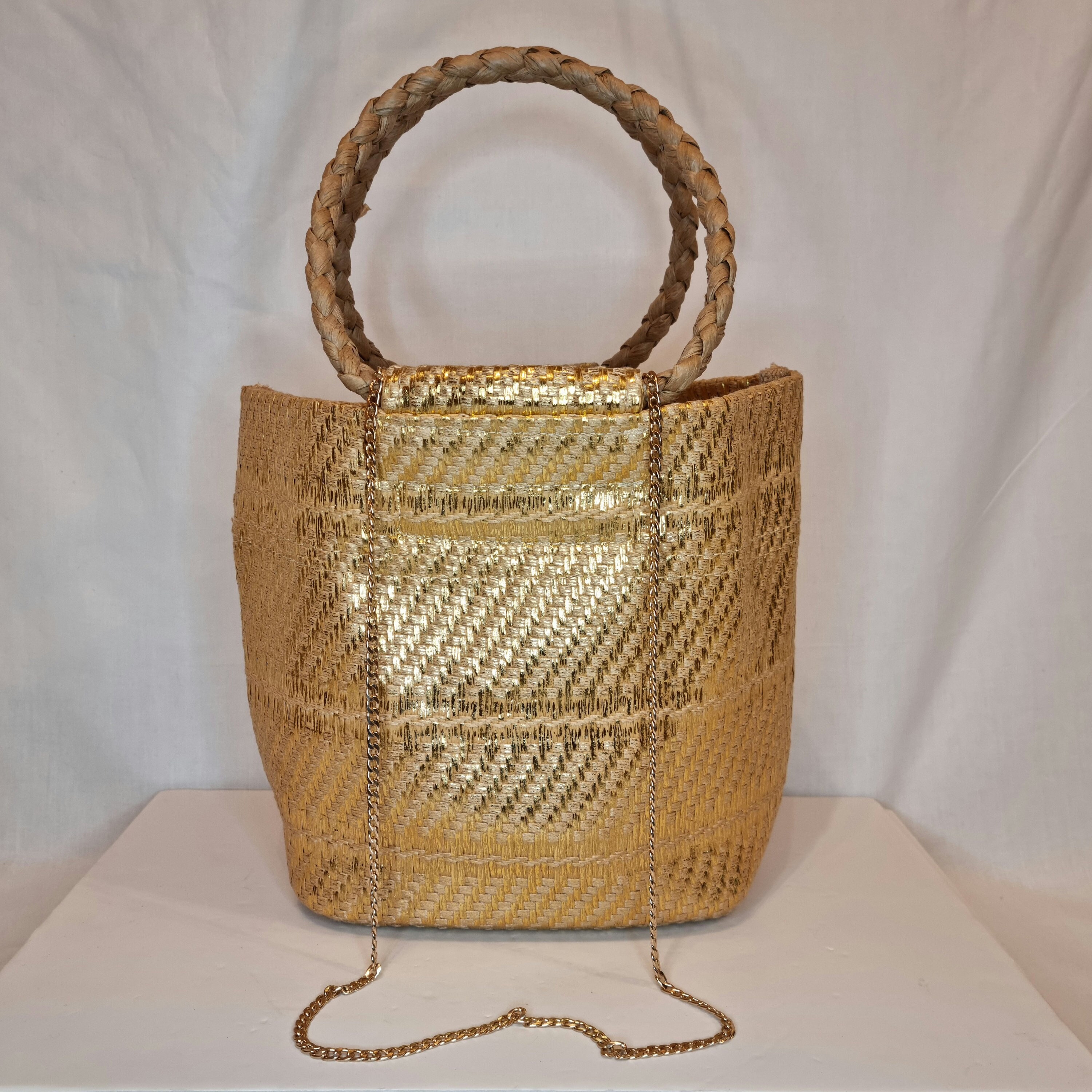 Gold shop straw bag