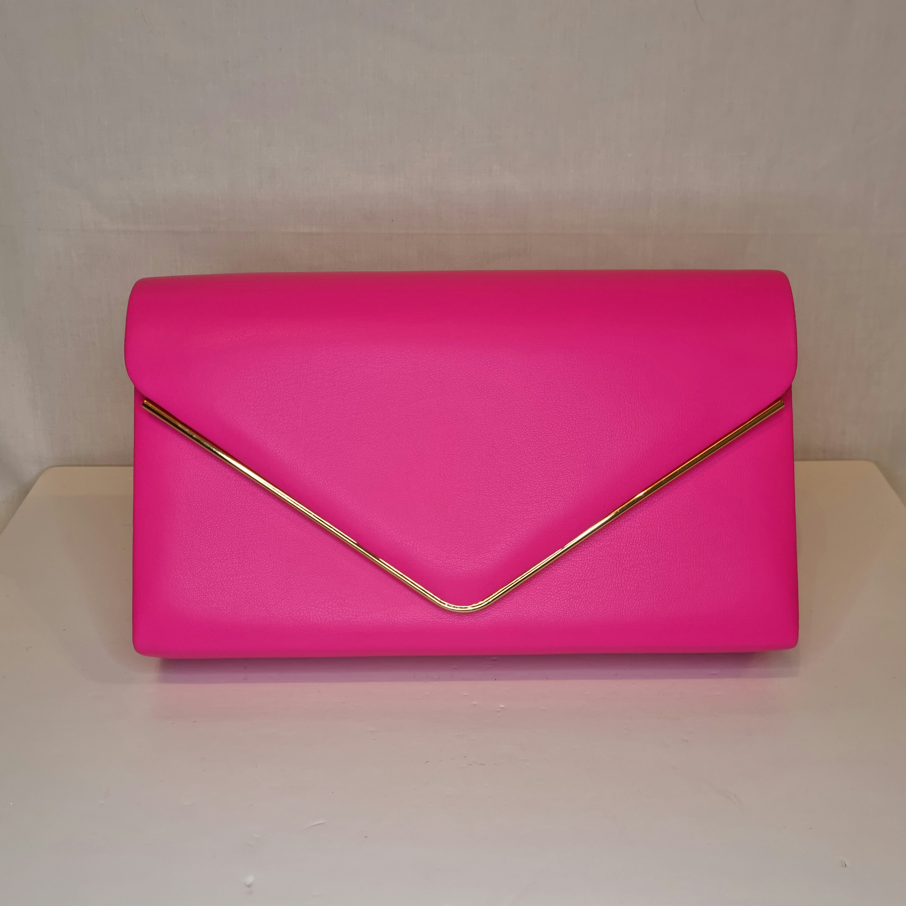 Neon pink clutch purse hotsell