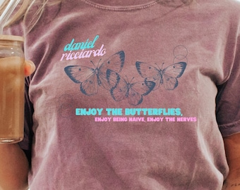 Camiseta de Daniel Ricciardo, regalo para un fan de la F1. Regalo de Ricciardo para Red Bull Racing Fórmula 1. Camiseta de Fórmula 1. Regalo de Ricciardo para un fan de Red Bull. Mariposas.