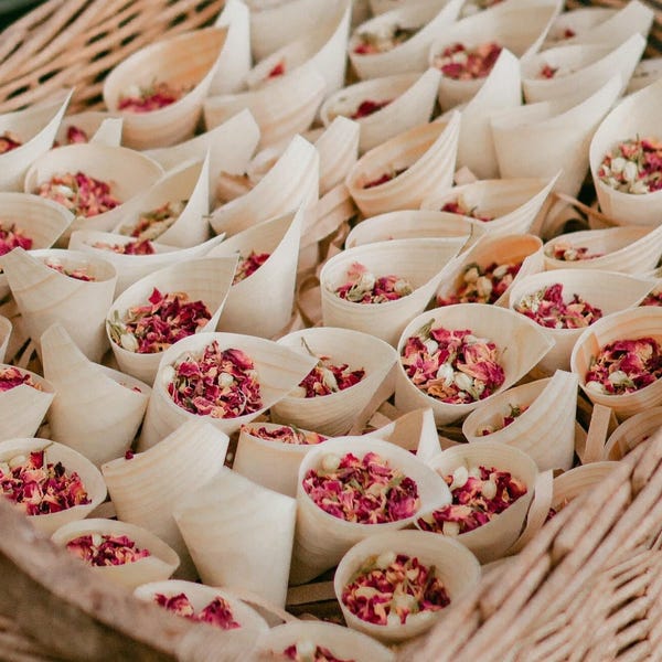 Confeti biodegradable para bodas / Pétalos de flores secas + Conos de papel reciclado / Pétalos naturales para lanzar / Confeti de flores secas / Decoración para bodas