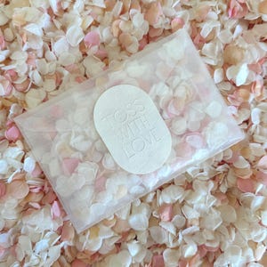 Biologisch afbreekbare confettipakketten | Echte witte en roze hortensiabloemblaadjes