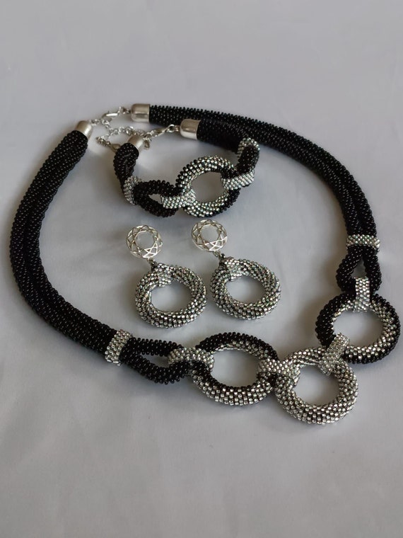 bead necklace bracelet earring