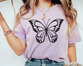 Butterfly Shirt, Butterfly Lover, Nature Lover, Happy T-shirt, Empowerment, Oversized Tee, Graphic Tee, Trendy, Baggy Shirt
