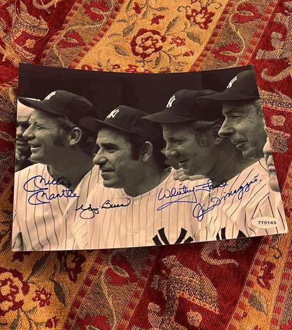 DIMAGGIO-BERRA-MICKEY-MANTLE-SIGNED-AUTOGRAPHED-8x10-PHOTO Reprint 