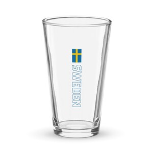 Sweden National Flag Shaker Pint Glass, Sverige, Sveriges flagga, Vertical Swedish Flag with Blue Outline Text Design