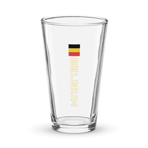 Belgium National Flag Shaker Pint Glass, België, Belgique, Belgien, Vertical Belgian Flag with Yellow Outline Text Design