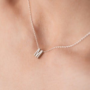 Collar de letras minimalista, collar de inicial de plata personalizado para ti, collar con nombre, joyería con piedra de nacimiento, nombre personalizado, regalos para el Día de la Madre