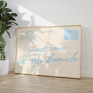 Ontmoet me op het strand postkaartprint, trendy kustmuurkunst, blauwe typografieposter, kustkleindochter strandachtig esthetisch decor, digitaal