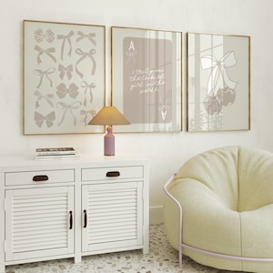 beige Schleifen print 3er Set | adrette Wandkunst | kokett Dekor | Taufkarte Glückskind syndrom | uni wohndeko | mädchenhafte Raumästhetik