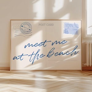 Ontmoet me op het strand postkaartprint, trendy kustmuurkunst, blauwe typografieposter, kustkleindochter strandachtig esthetisch decor, digitaal