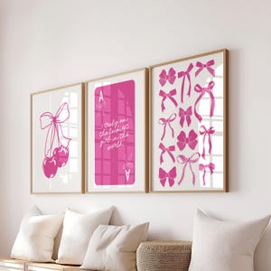 roze strikken print set van 3, preppy muurkunst, flirt decor, aaskaart lucky girl syndrome, universiteitsappartement decor, girly kamer roze esthetiek