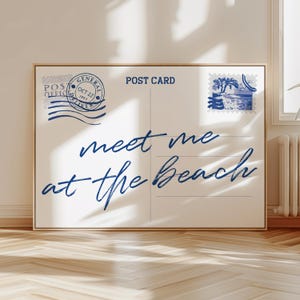 Impression de carte postale rencontrez-moi à la plage, art mural côtier tendance, affiche de typographie bleu marine, décor esthétique plage petite-fille côtière, numérique