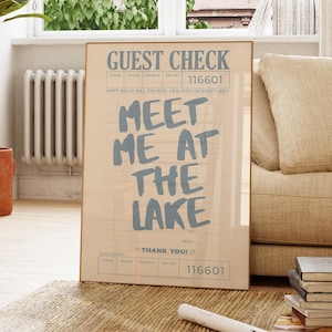 Encuéntrame en el lago, impresión de cheques para invitados, arte de pared costero de moda, póster de tipografía azul, decoración de casa de lago, arte de pared de verano, decoración estética femenina