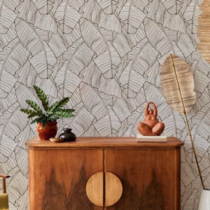 Tropische Tapete schälen und aufkleben | Braune Tapete fürs Wohnzimmer | Minimalistische Bananenblätter Vlies Tapete | LEA02
