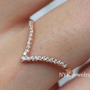 Diamond V Ring/14k Gold Chevron V Ring/Moissanite Diamond Curved Wedding Band/Perfect Matching band With Engagement Ring/Unique Promise Gift