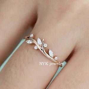 Marquise Cut Moissanit Blatt Ehering / 14k Rose Gold Natur inspiriert Ring / Zierlicher Blatt Stapelring / Marquise Zweig Jahrestagsgeschenk Ring