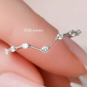 Diamond Chevron Ring, V shape Ring, Everyday Stacking diamond Ring, Dainty Gift for her Best friends gift Chevron Ring, Skinny Stacking Band