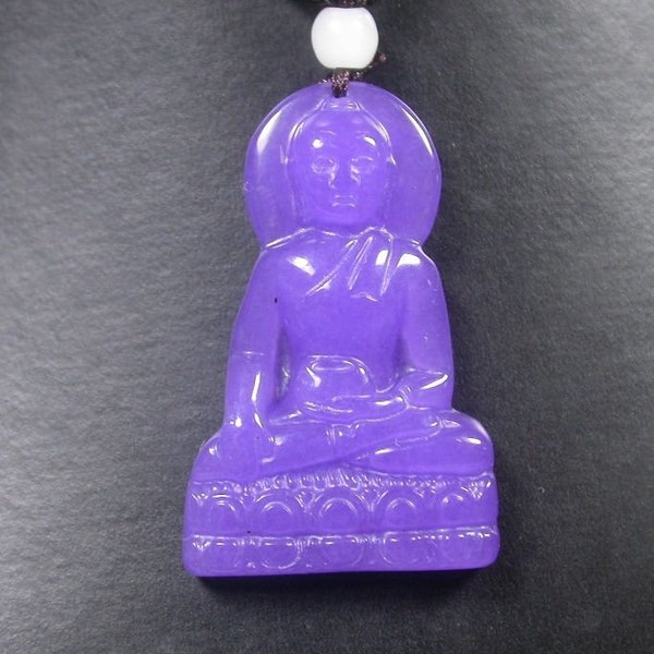 Lavender Hand Carved JADE Shakyamuni Buddha God Lucky Amulet Pendant Necklace