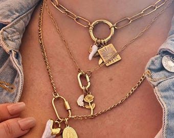 Goldene Karabiner-Halskette, personalisiertes Schmuckset mit mehreren Anhängern, individuelles Schmuckgeschenk für Damen, Weihnachtsgeschenk