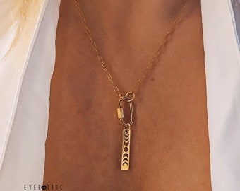 Collar con mosquetón de fase lunar dorado: joyería con encanto celestial