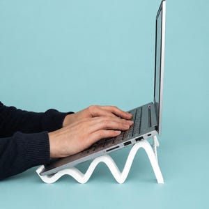 Draagbare, opvouwbare laptopstandaard voor een ergonomische werkplek - Opties voor verschillende schermformaten van 11" tot 17"