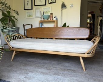 Vintage Mid Century Ercol Day Bed Sofa Elm & Beech Surfboard Back Beige Cushions