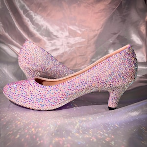 White bridal shoes//crystallised shoes//pearl wedding shoes//bridal shoes//wedding shoes