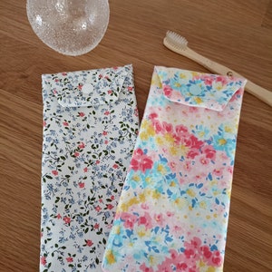 Toothbrush pouch/Toothbrush case Les 2 pochettes