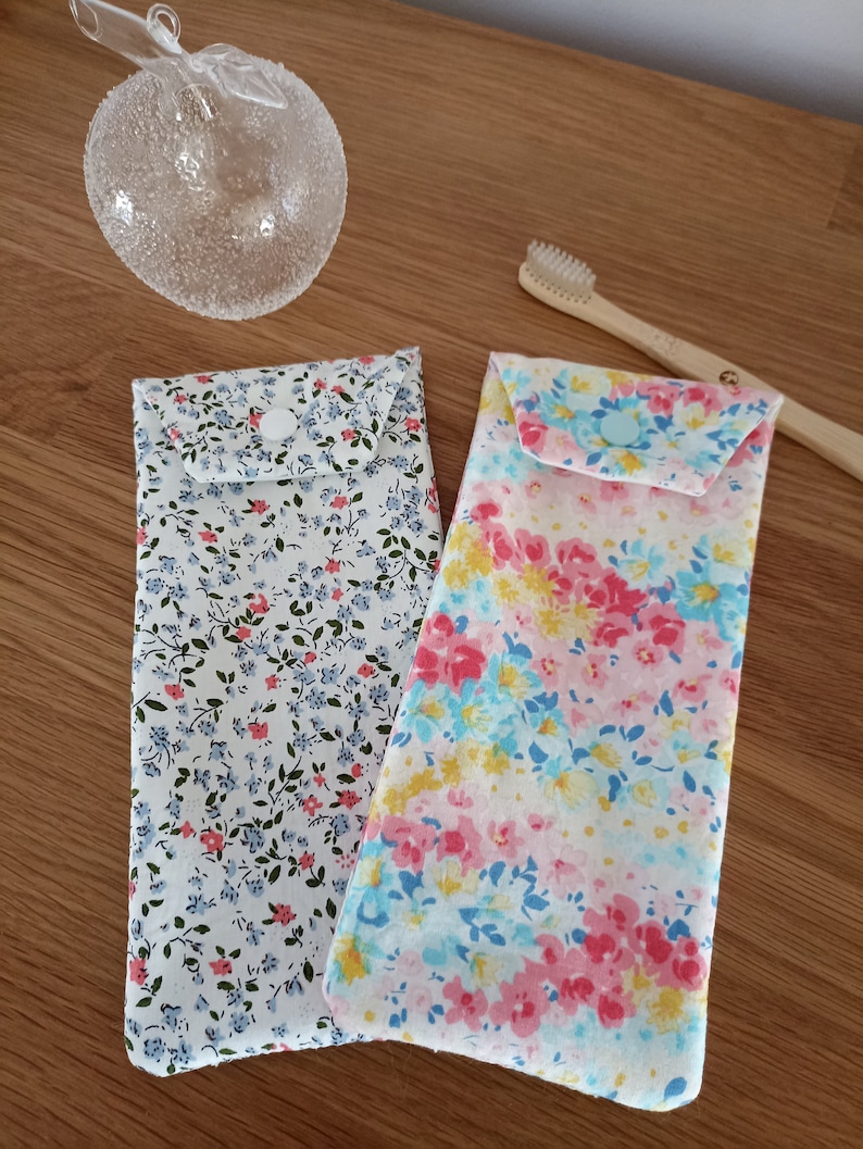 Toothbrush pouch/Toothbrush case Les 2 pochettes
