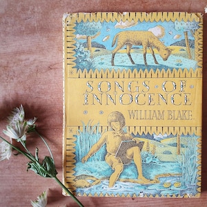 Recueil de poèmes vintage « Songs of Innocence » de William Blake. Très milieu du siècle. Rare édition illustrée d'Harold Jones.