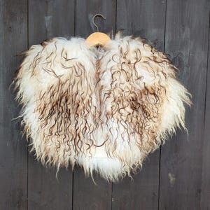 Shoulder fur -Ialand sheep - Fur for Vikings - Viking fur - Warrior fur - Clothing with fur - Single piece 200