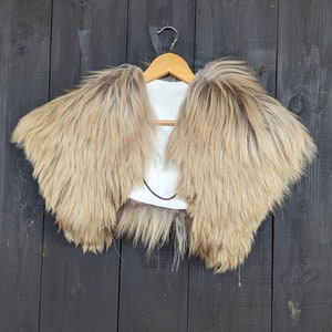 Shoulder fur - Fur for Vikings - Viking fur - Warrior fur - Clothing with fur