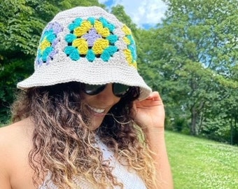 Bucket hat- Fisherman's hat - Sun hat crocheted Boho Flower Power