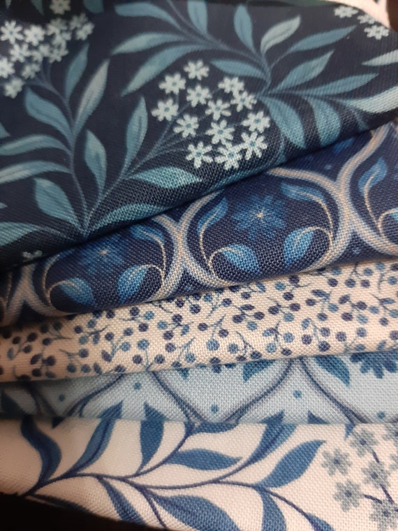Lewis and Irene - Delphine Brooks Brensham Fat Quarter Bundle