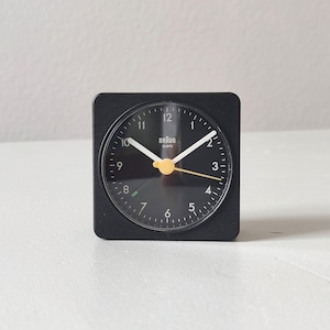 braun 置き時計　ヴィンテージ BRAUN モダンデザイン 壁掛け時計 | REFACTORY antiques