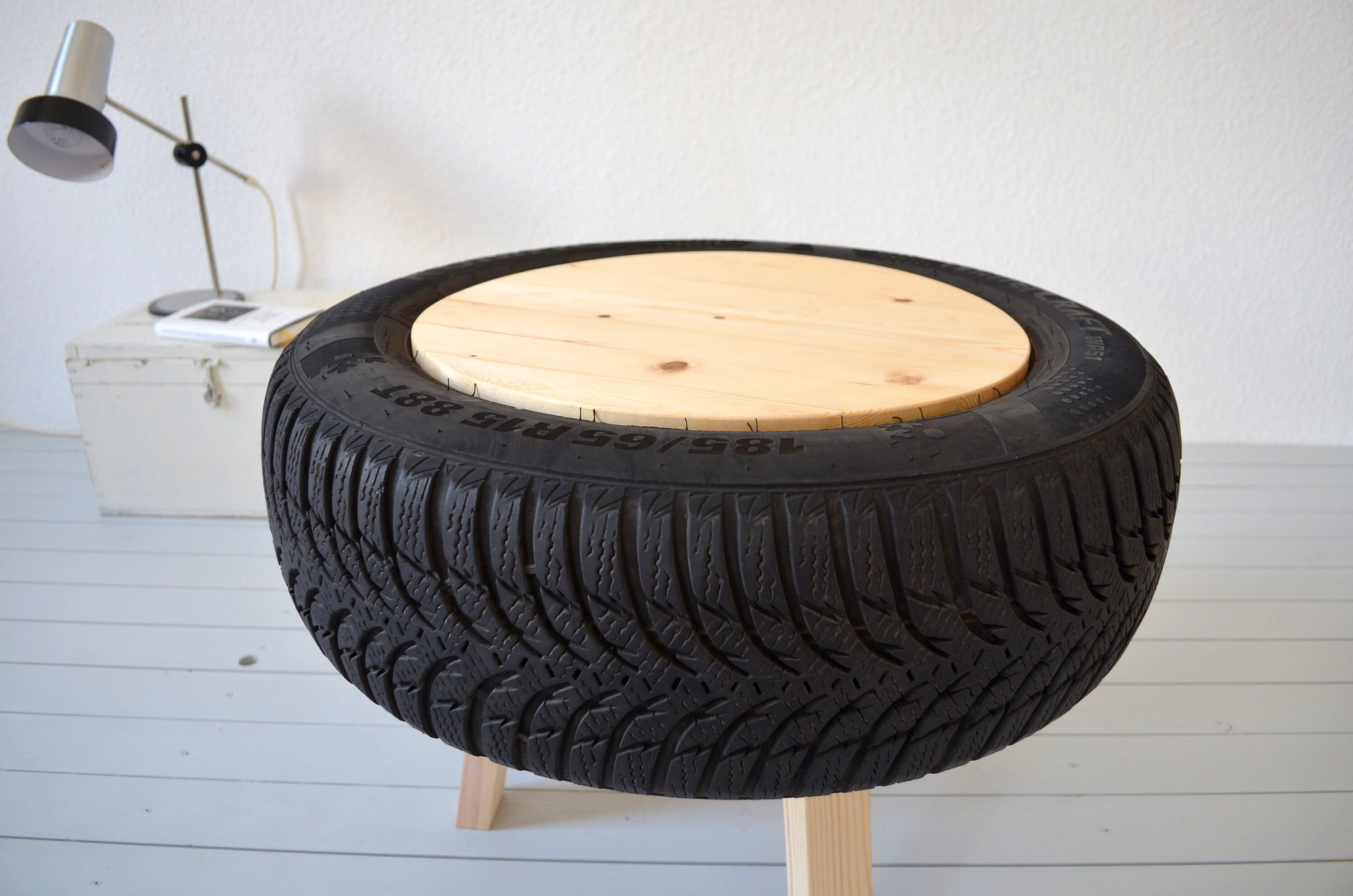 Upcycling Autoreifen Hocker Dreibein Nachhaltig Garten Kinder Werkstatt