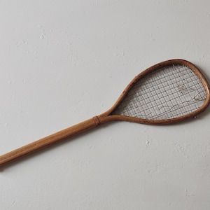 Raqueta de tenis de madera antigua de la década de 1870: sin fabricante, pieza de coleccionista excepcional.