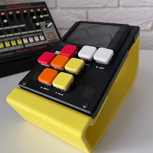 Dirtywave M8 Synthesizerständer 20.