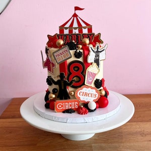 Aangepaste circustaarttoppers - The Greatest Showman-thema met naam/leeftijdtopper, acrobaten, circusdirecteur en circustent