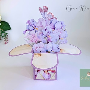 Carte 3D faite main avec boîte à fleurs lilas iris - carte de voeux d'anniversaire pop-up personnalisée