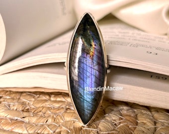 Natural Purple Labradorite ring, rare labradorite ring, 925 silver ring, flashy purple labradorite, handmade ring, marquise shape ring, gift